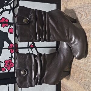 Arturo Chiang Dark Brown Leather Heeled Boots Size 9